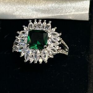 ⭐️NEW⭐️ HUGE GREEN GEMSTONE RING LAB CREATED EMERALD WHITE CZ SQUARE BLING